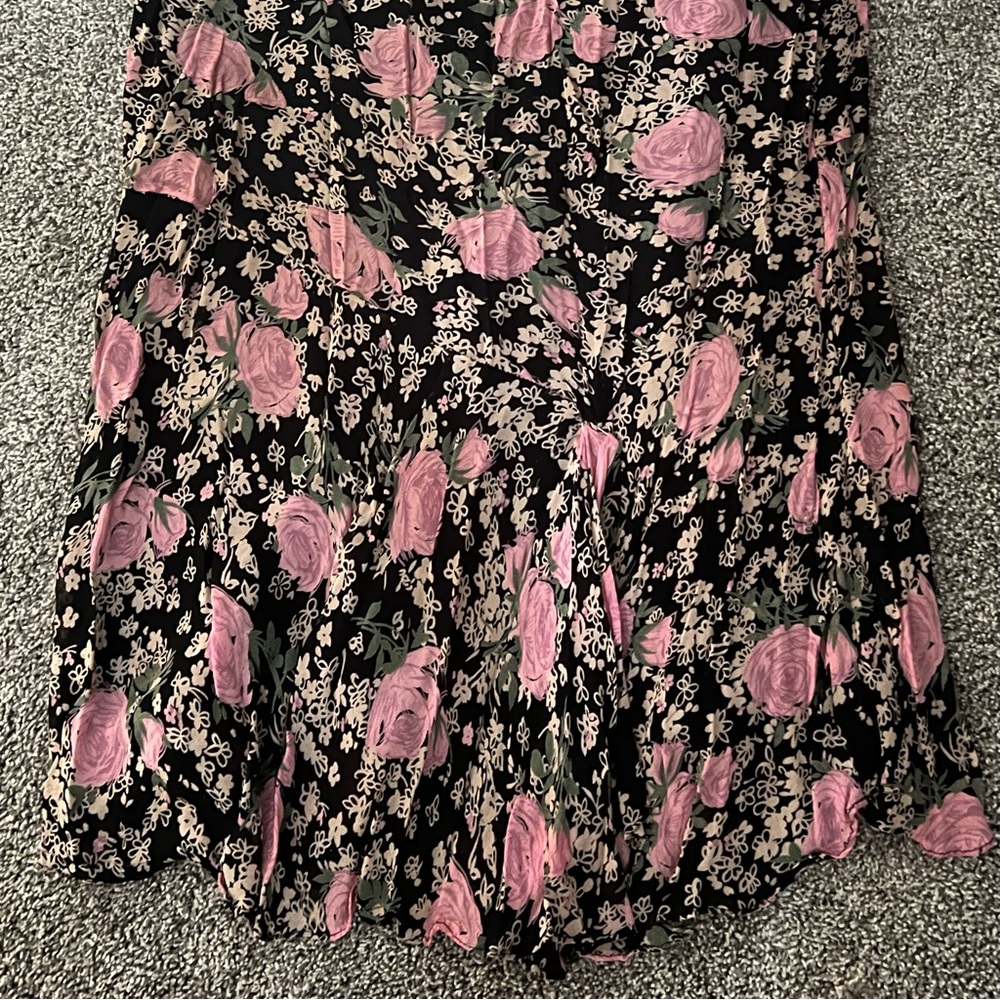 Women’s skirt, floral pink, black. Size 16 - Picture 2 of 2